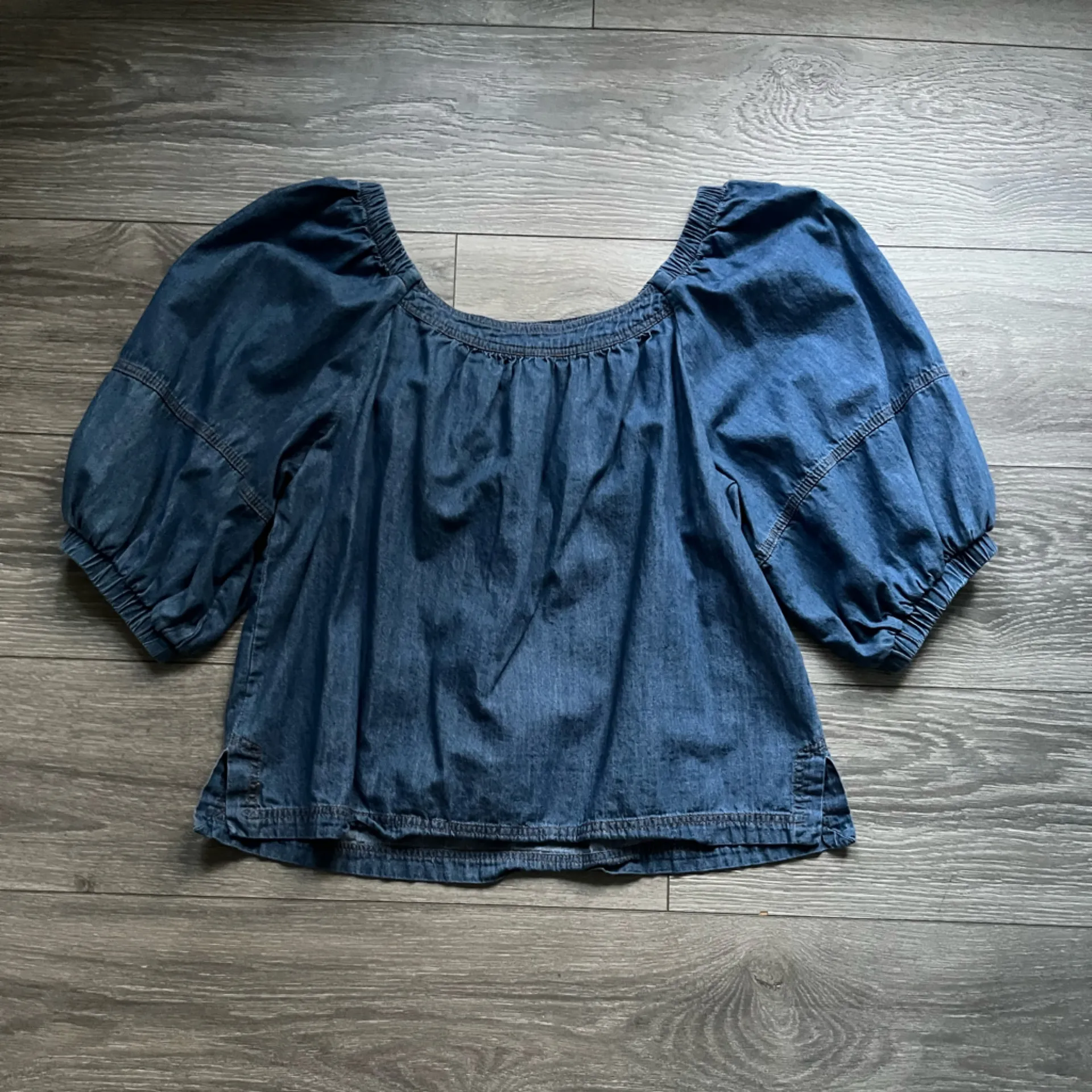 Sundance Blue Denim Puff Sleeve 100% Cotton Flowy Relaxed Fit Blouse Size M Fall - Image 2
