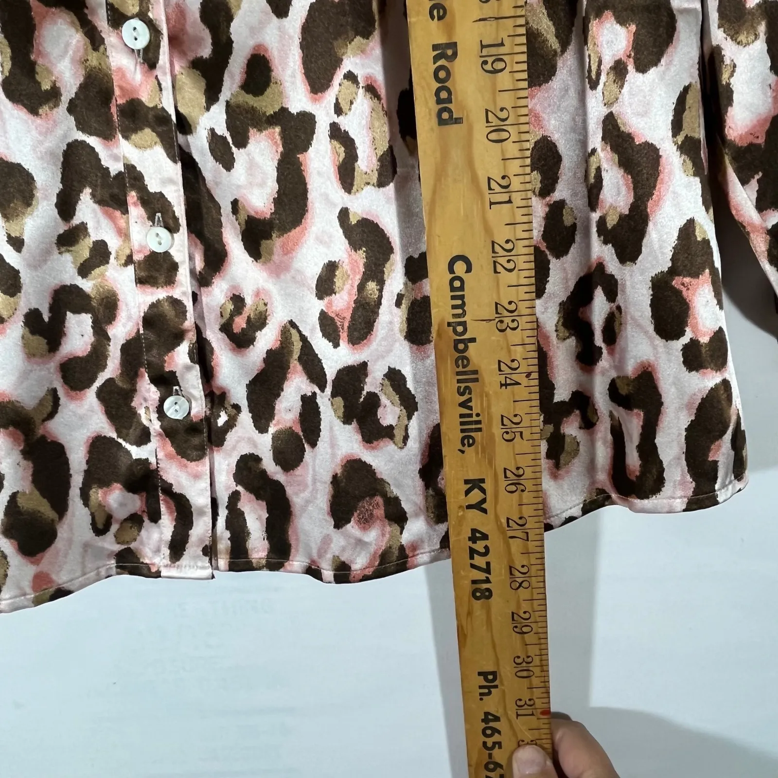 Chicos Women Leopard Print Button Front Long Sleeve Top Mob Wife Pink/Brown Sz 3 - Image 3