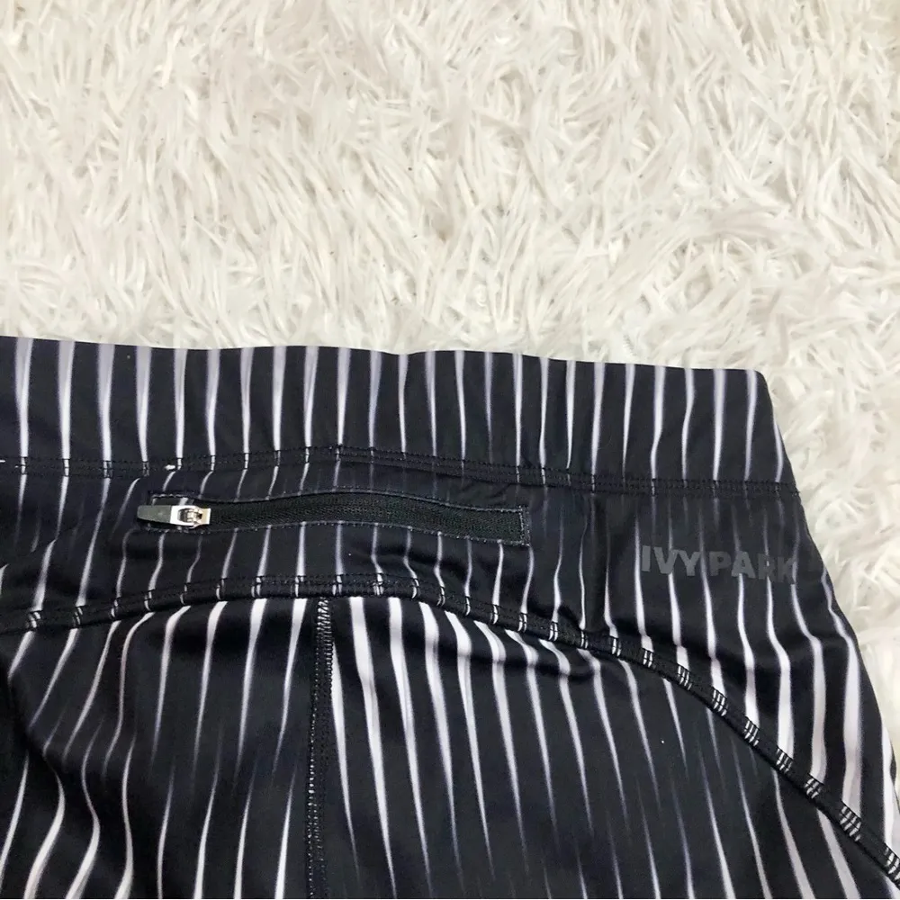 Ivy Park Beyoncé Kaleidoscope Crop Low Rise Leggings Black‎ White Small - Image 4