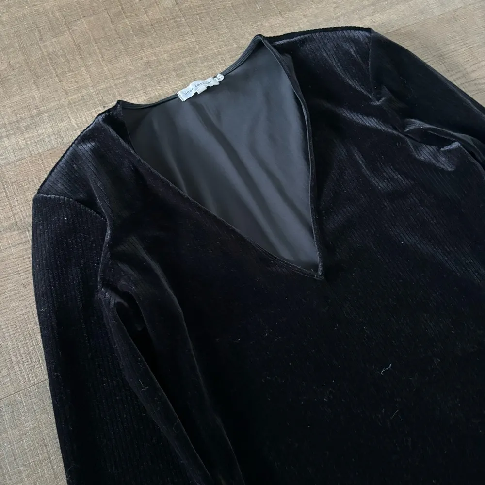 good american plunge v-neck neck velvet midi dress - Image 5