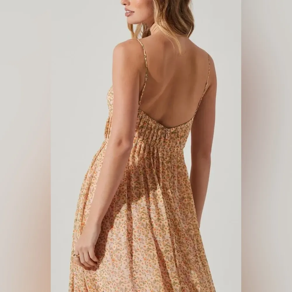 ASTR the Label Floral Print Pleated Midi Dress - Image 12