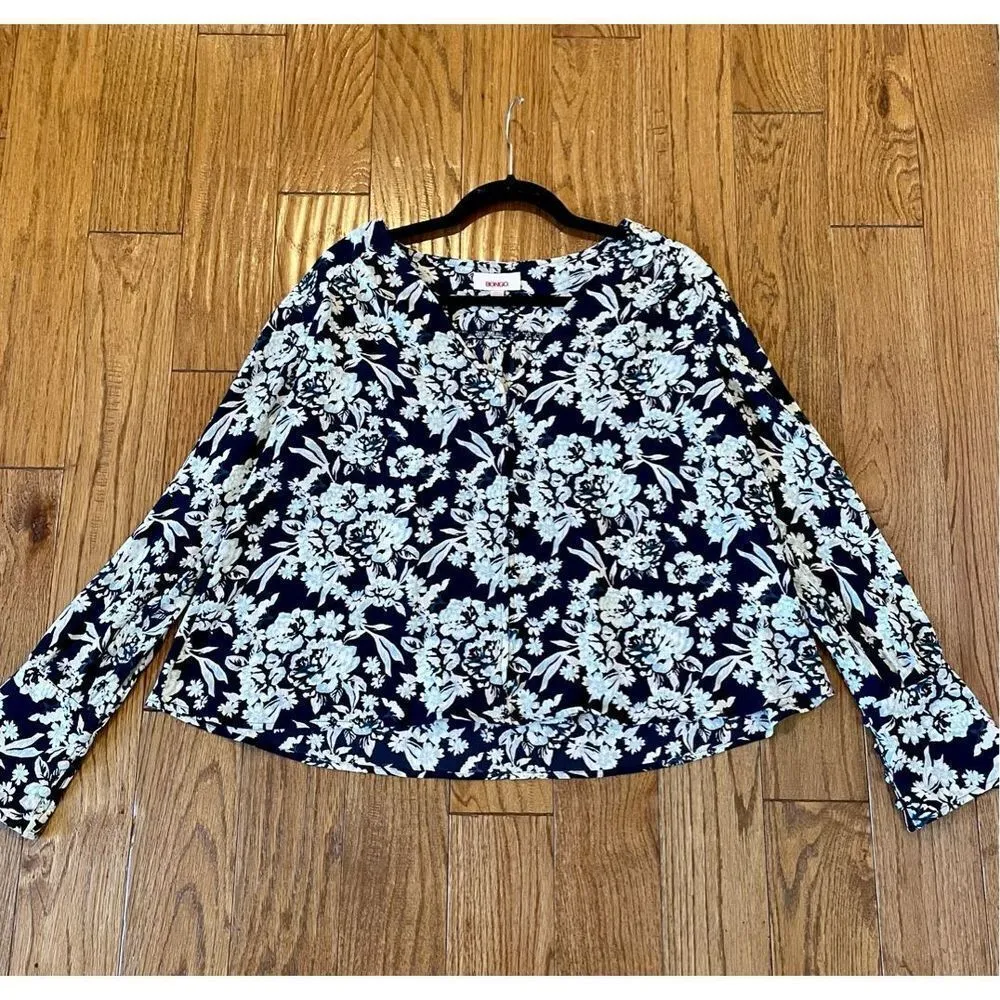 Bongo NWT floral bell sleeve blouse size large - Image 10