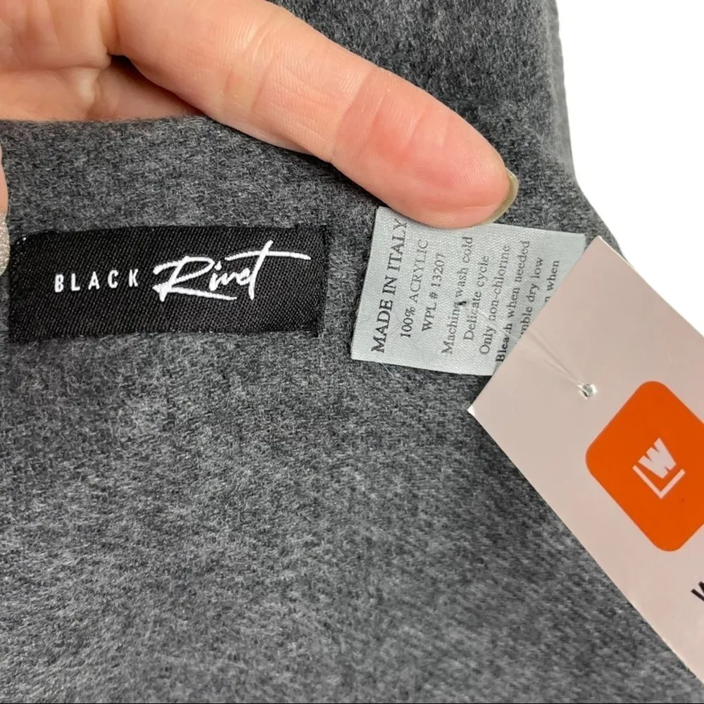 NWT Wilson Leather Black Rivet Made in Italy Gray Fringe Scarf - Image 6