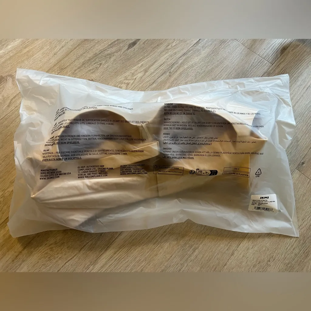 SKIMS Full Coverage Lightly Lined Bra - Image 4