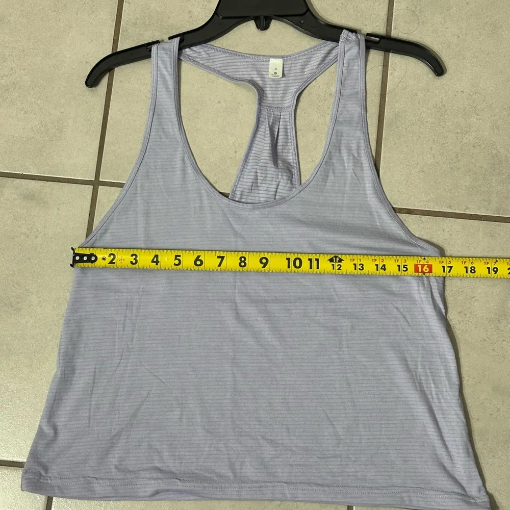Lululemon‎ Athletica Women lilac Tank Top Sleeveless size 8 - Image 7