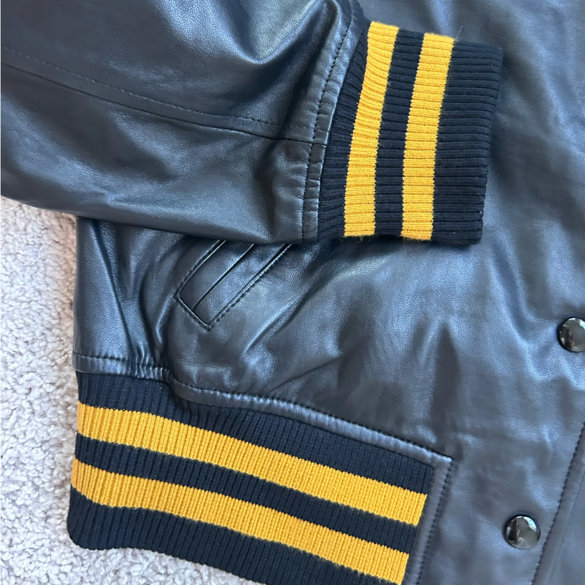 Leather jacket with fancy skull. XS/S Black - Image 6