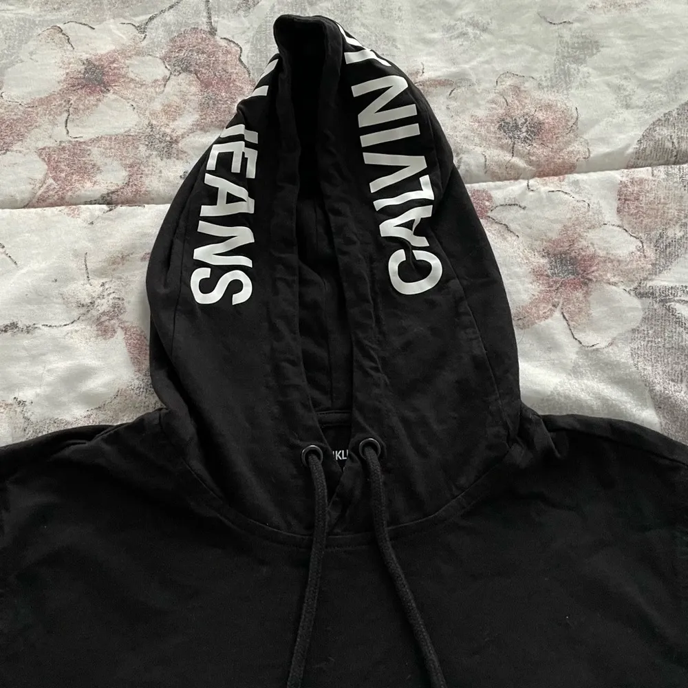 Calvin Klein Jeans Women’s Black 100% Cotton logo hoodie pullover sweater size M - Image 11