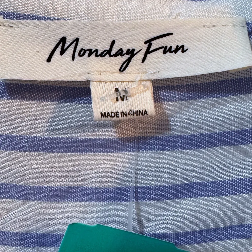 MONDAY FUN Stitch Fix Button Back Blouse Coastal Stripe White Blue Sz M Top New Size M - Image 7