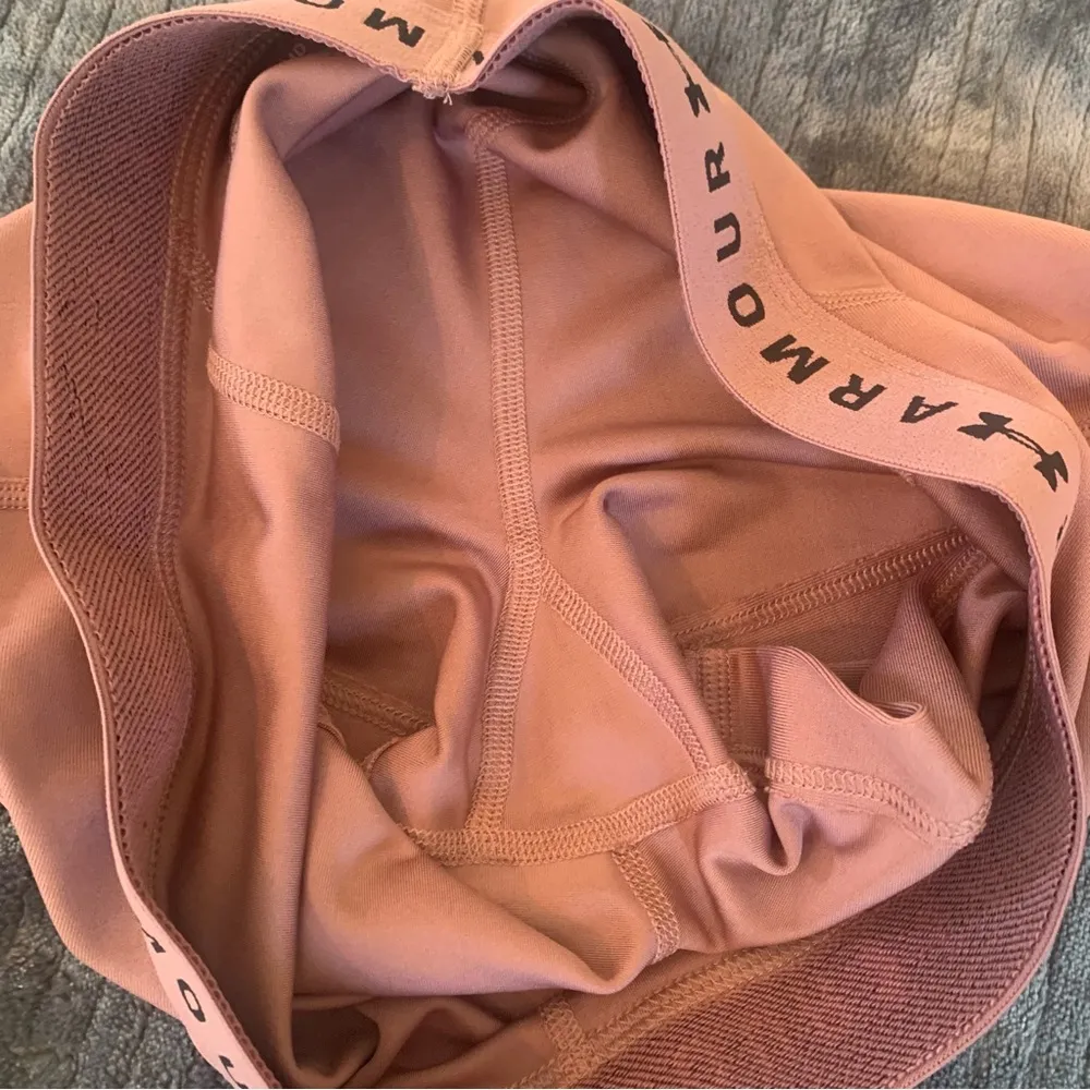 NEW Women's Under Armour Shorts Spandex M - Image 5