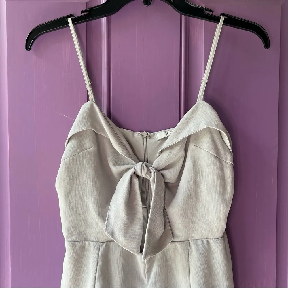 Forever 21 Romper Light Gray with Front Tie and Cutout, Back Zip Size Small - Image 2