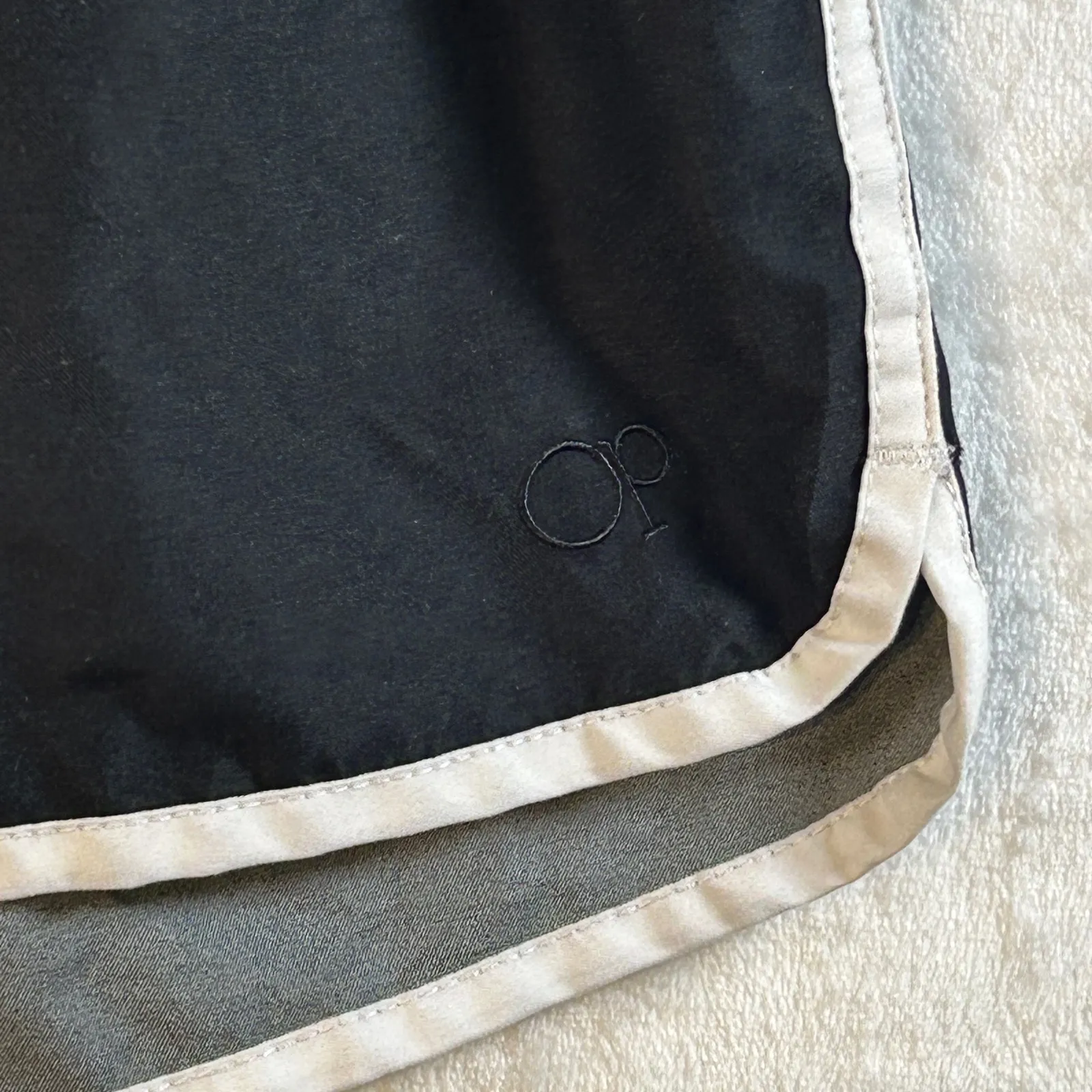 Ocean Pacific OP Black White Trim Athletic Shorts Size Large with Pockets - Image 2