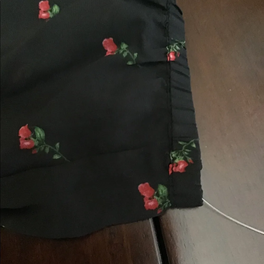 Wildfox Bethany ruffle floral blouse, size m - Image 8