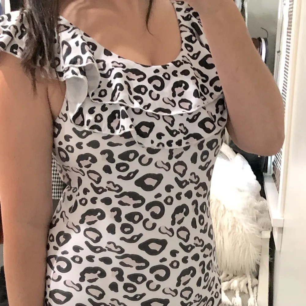 Medium cheetah print swimsuit - Image 7