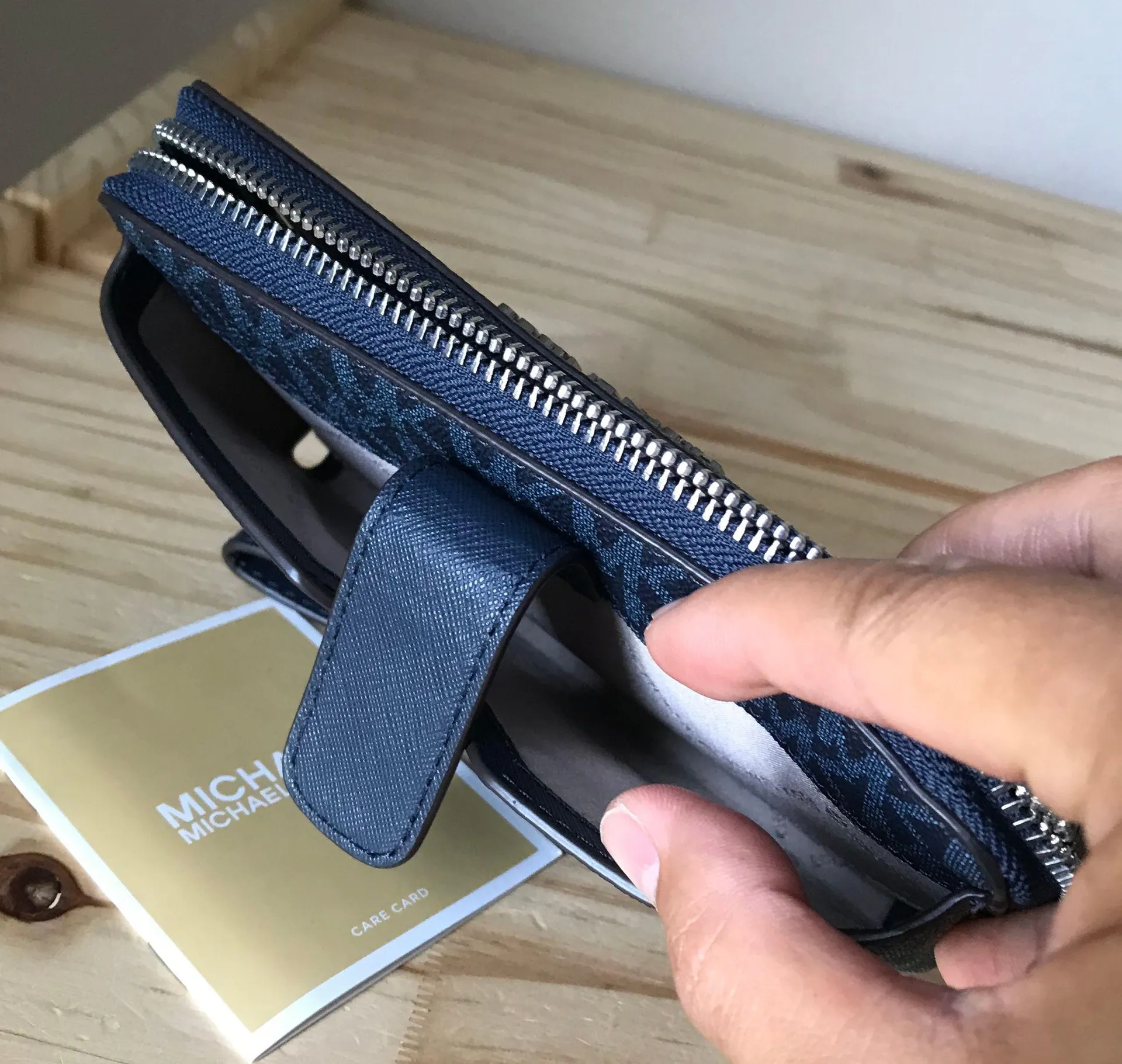 Michael Kors Wallet - Image 5