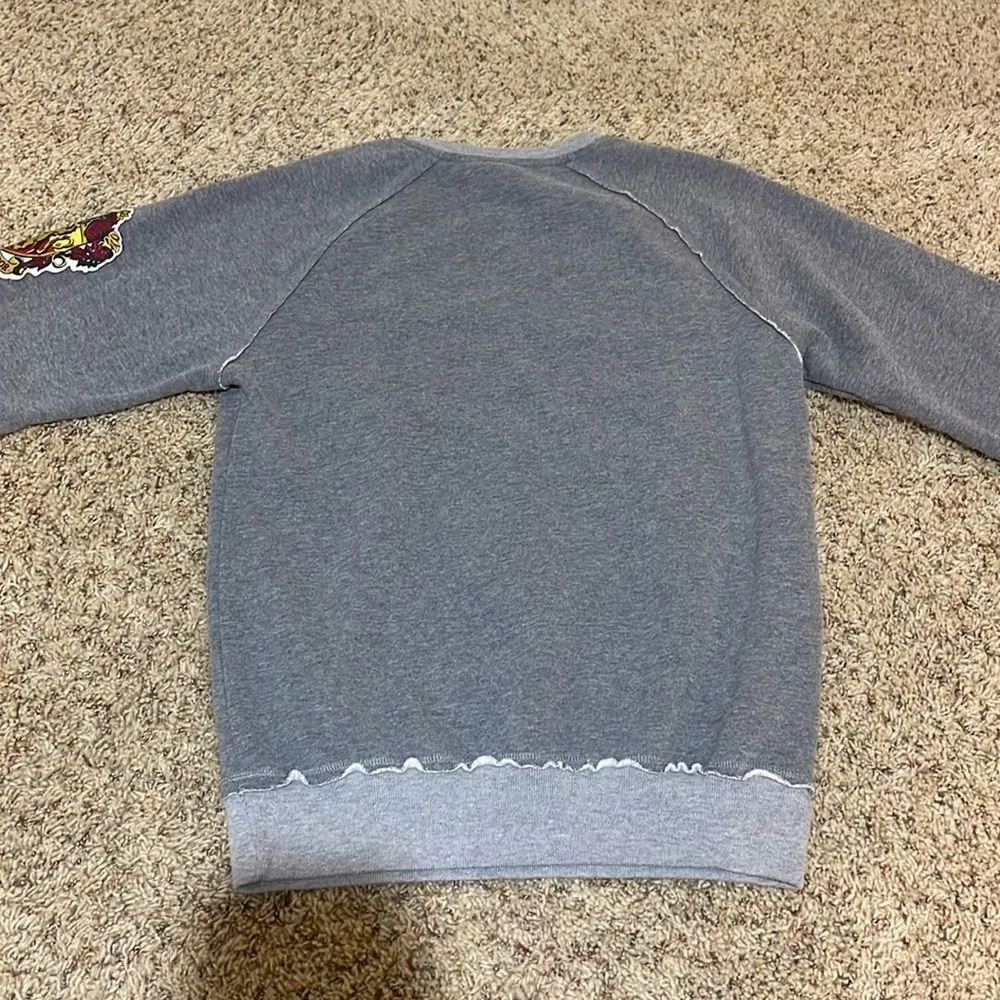 Universal Studios The Wizarding World of Harry Potter Gryffindor Sweatshirt M Red Size M - Image 9