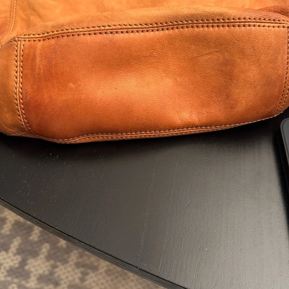 MK Tan Leather HOBO Shoulder Bag - Image 15