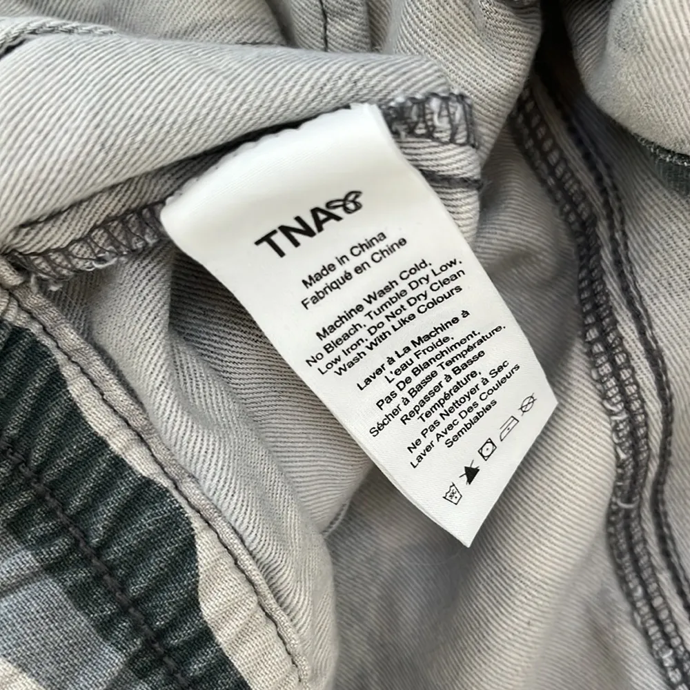 Aritzia TNA Camo shorts | Size Large - Image 8