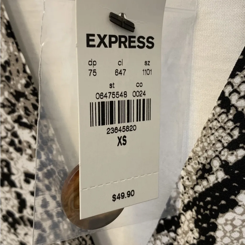 ✨Express | Womens Snakeskin Print Short Sleeve Button Up Knit Top Shirt |Size XS - Image 4