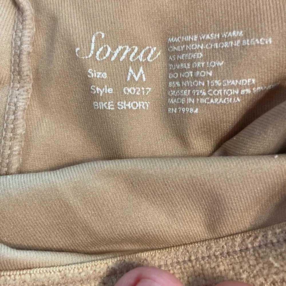 SOMA size M shape-wear excellent condition color tan inseam 7” waist 10” - Image 4