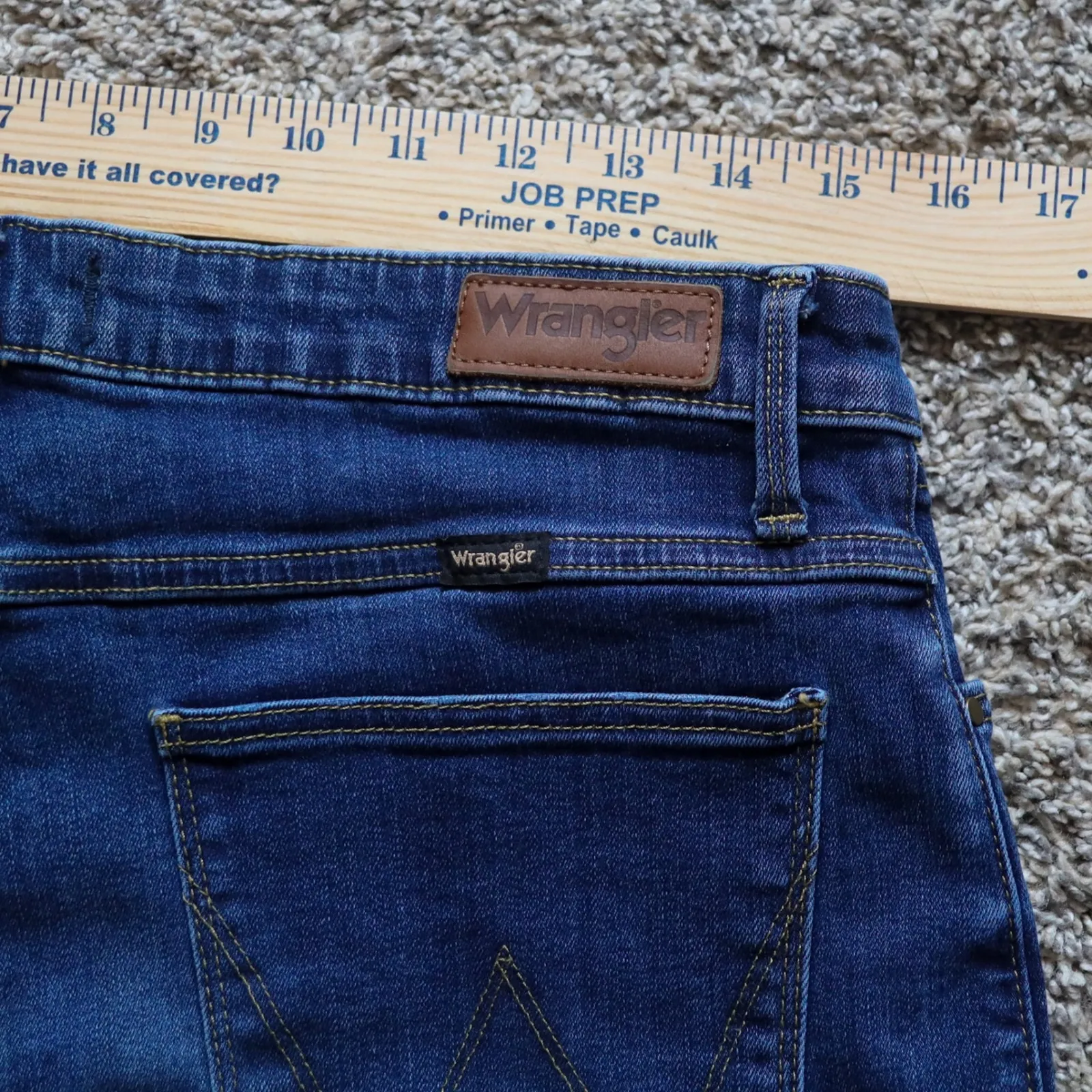 Wrangler Denim Shorts Frayed Hem Dark Wash‎ Casual Summer Size 34 - Image 7