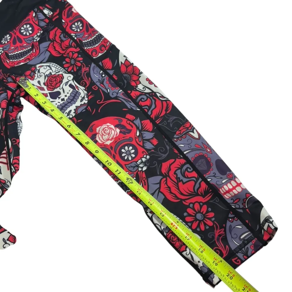 CVG Constantly Varied Gear Sugar Skulls & Roses Capri Leggings Black Size L - Image 8