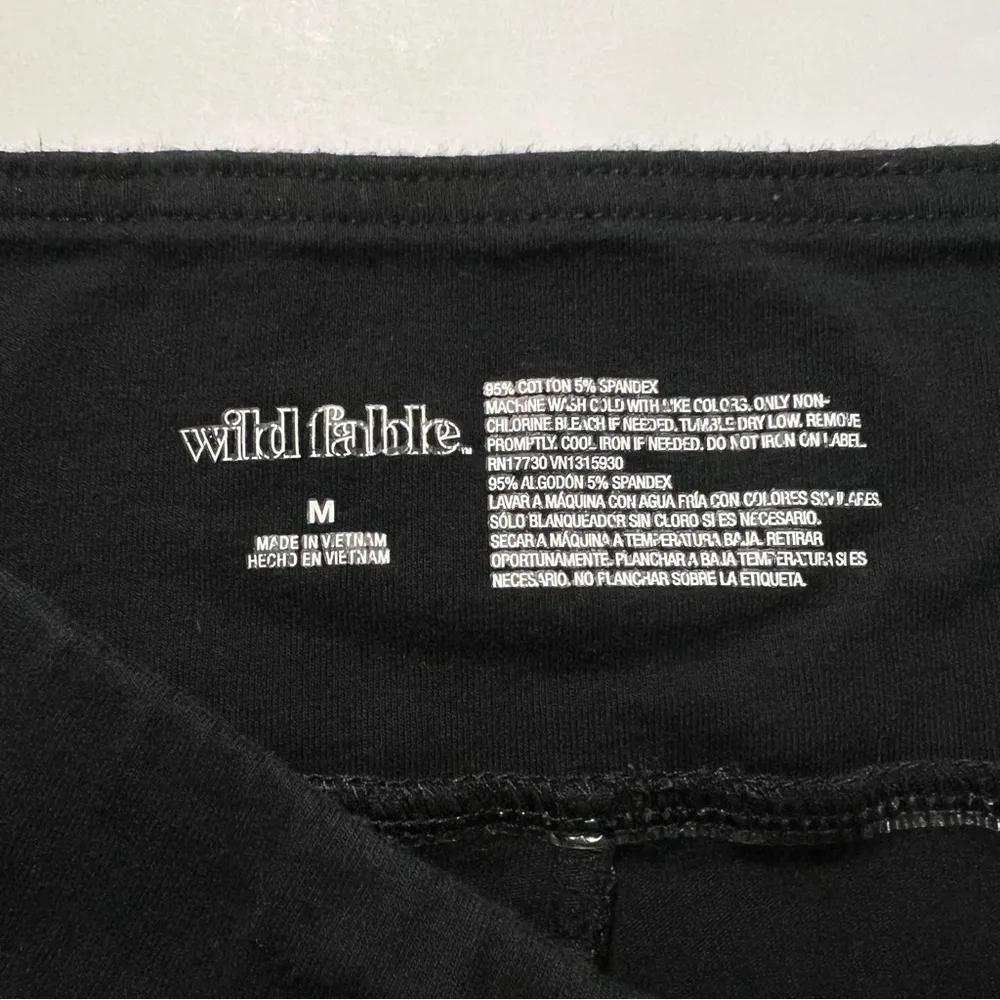 Wild Fable High-Waisted Bike Shorts 9 Inch Inseam in Black Size M - Image 5