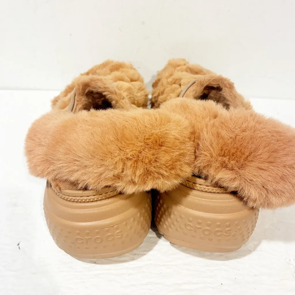 CROCS Stomp Quilted Platform Clog Fluffy Pink Size 9 Slip On - Image 4