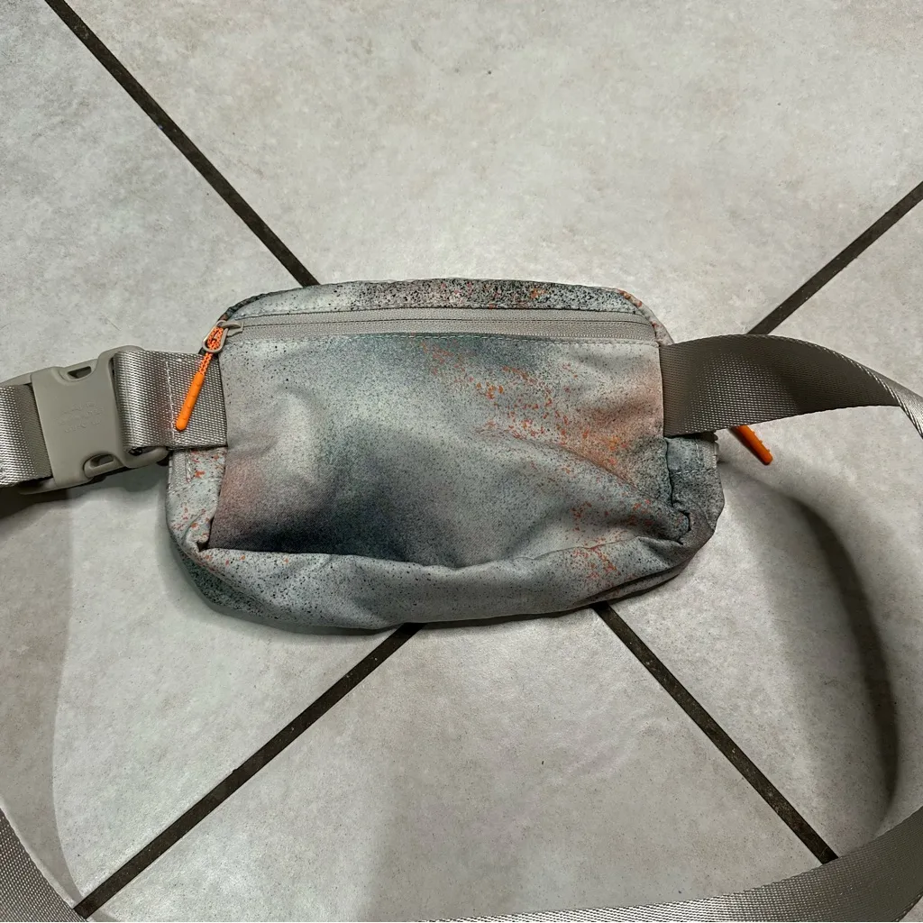 Lululemon‎ Everywhere Belt Bag Spray Camo - Image 3