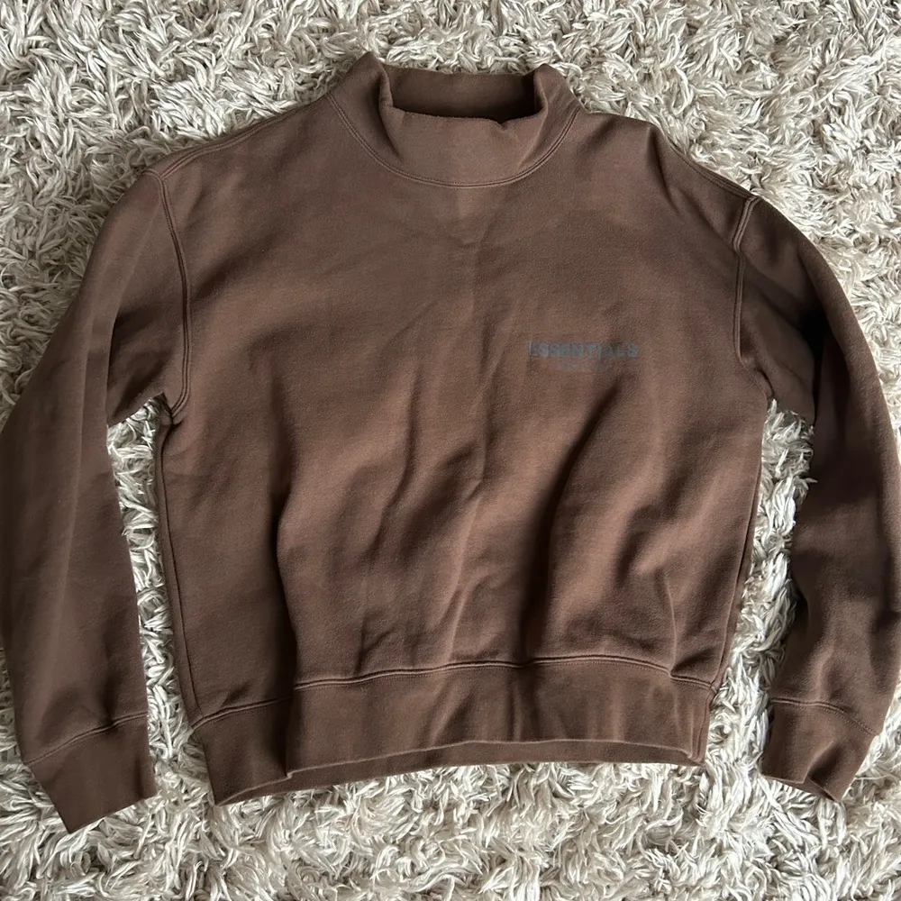 ESSENTIALS Fear Of God Women's Harvest Mock Neck Sweatshirt xxs brown - Image 3