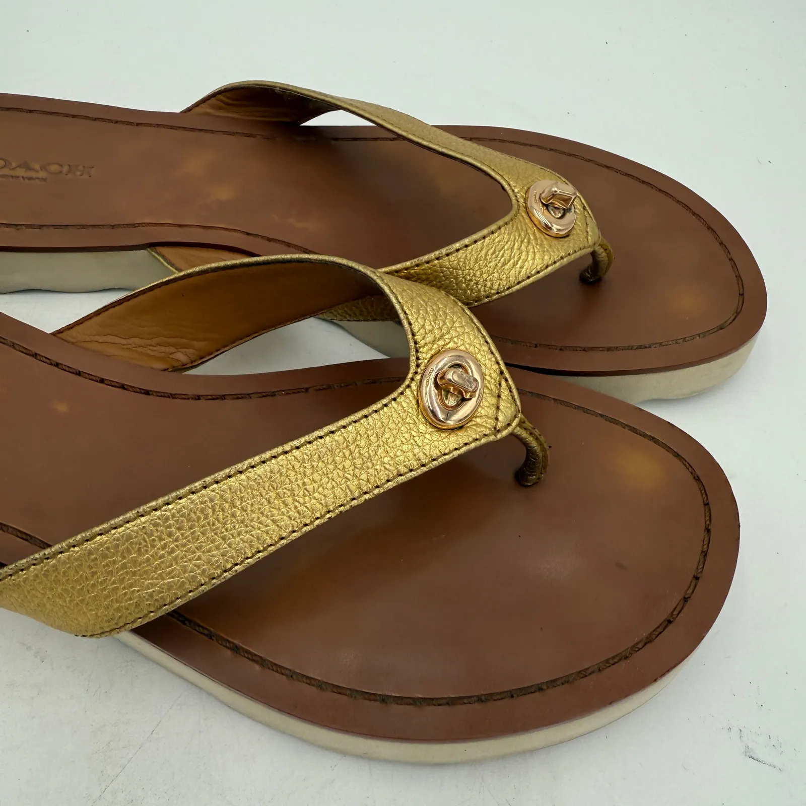 Coach Gold Shelly Leather Thong Flip Flop Sandals Size 9 - Image 2