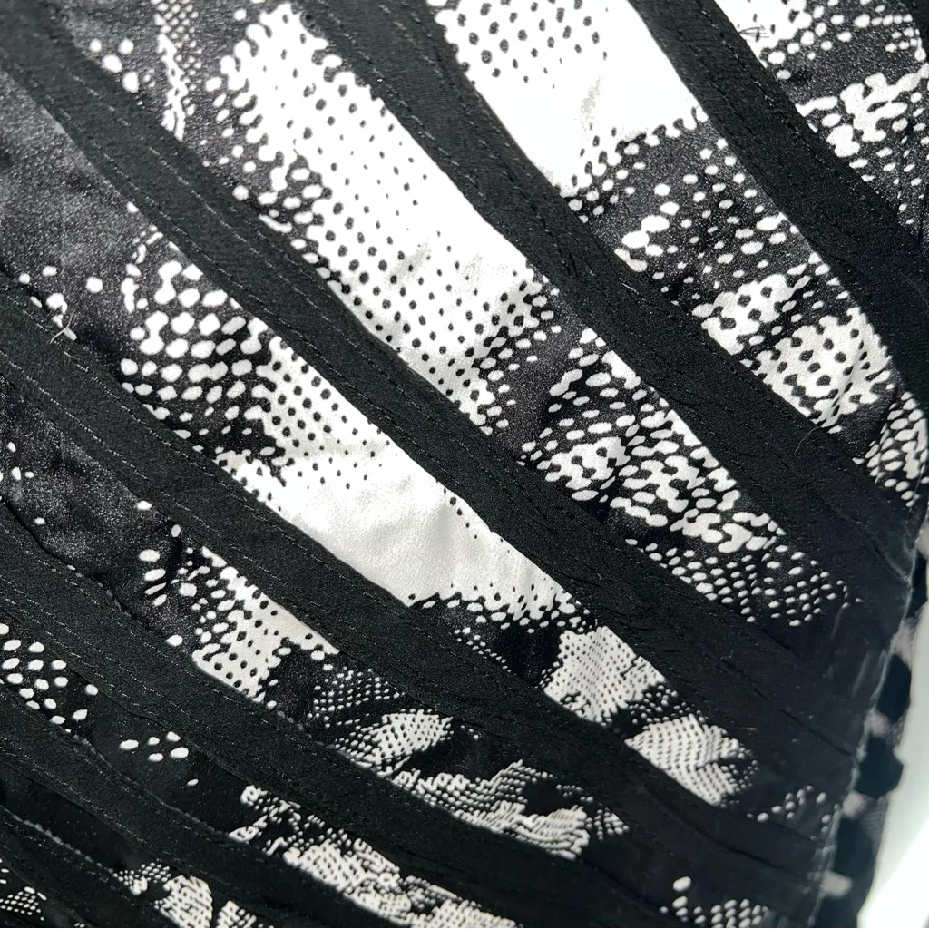 AKIRA Black Label Black/White Abstract Rose Print Strapless Dress w/Ribbon-M - Image 5