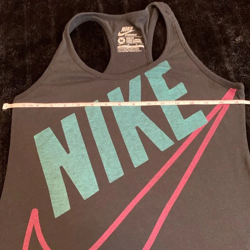 Women’s Black Nike Pink Swoosh Sportswear Athletic Racerback Tank Top Medium - Image 4