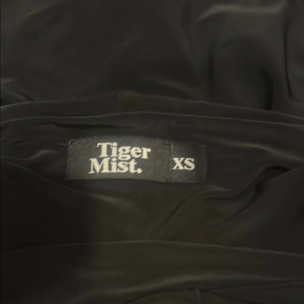 ⭐️TIGER MIST Black Ruched Mini Skort - Image 3