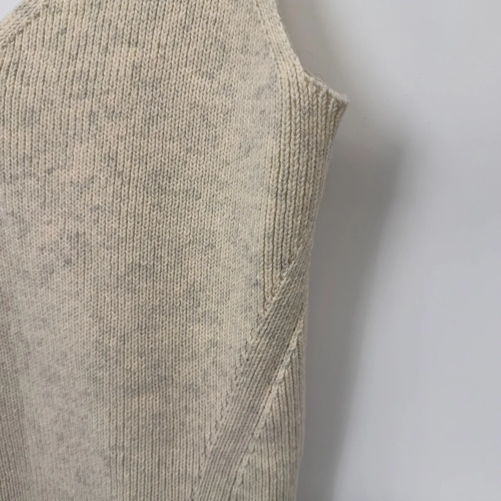 Old Navy Ribbed Minimalist Sweater Tank Top Womens Large Oatmeal Wool Blend - Image 4