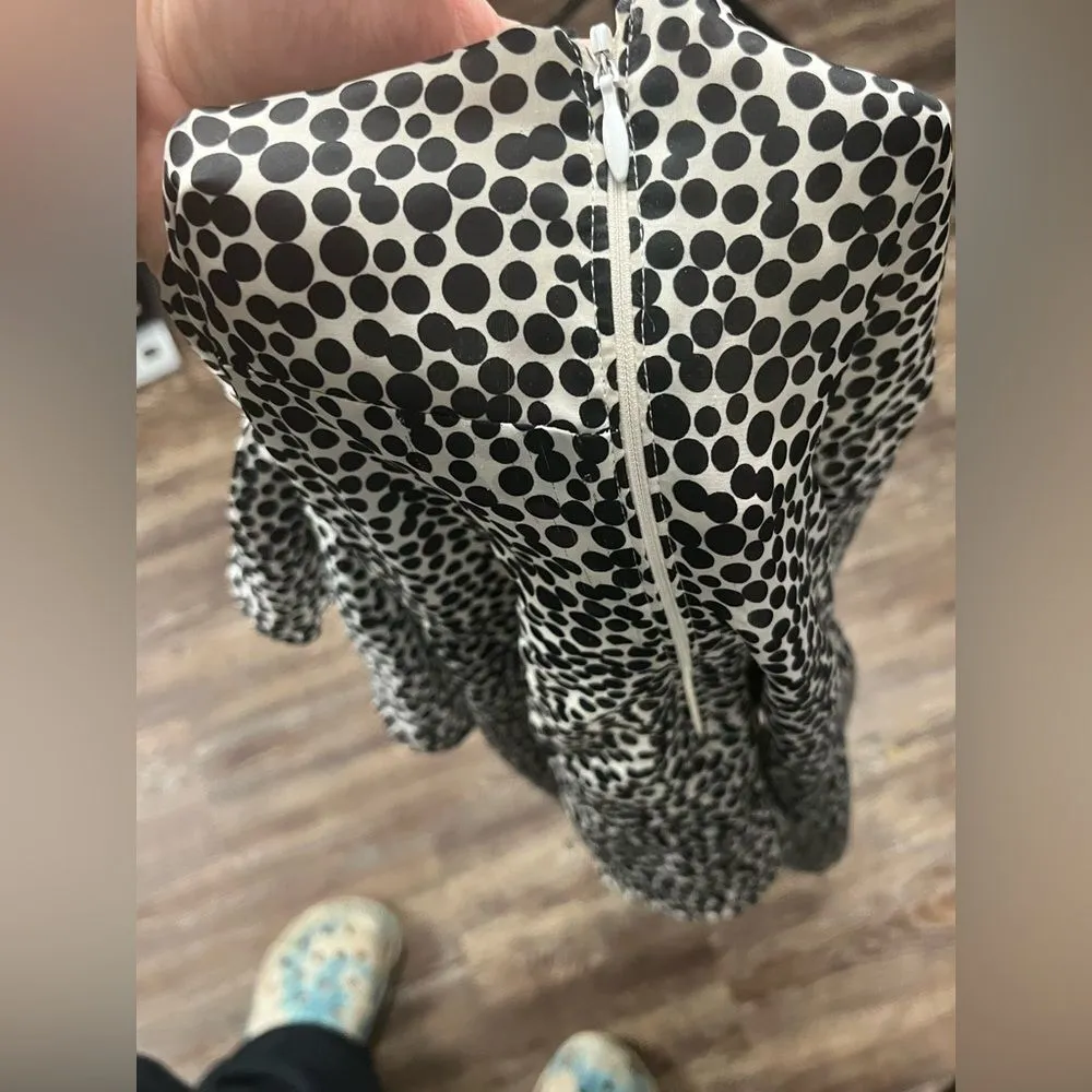 White House Black Market Sleeveless Polkadot Ruffle Black/White Top Size Small - Image 6