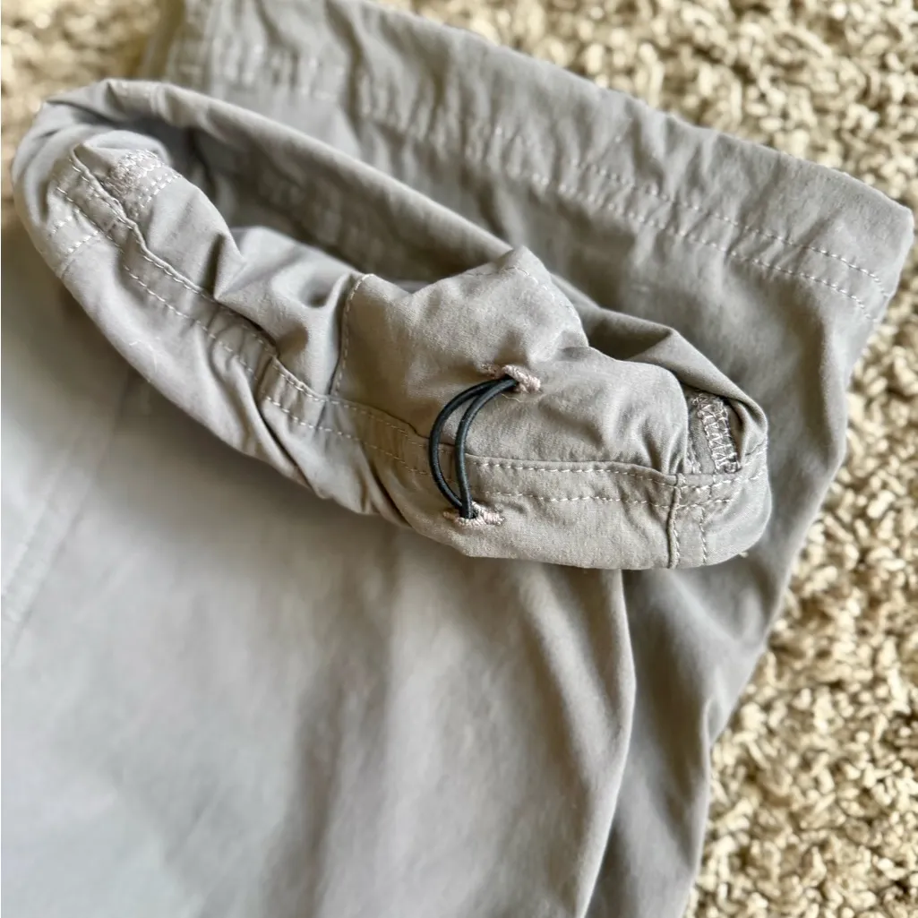 Women’s Size 10 Medium/Tall L.L. Bean Gray Hiking Outdoor Comfortable Pants - Image 5