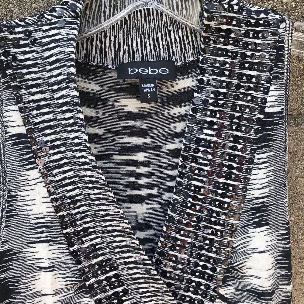 S Bebe white pattern cocktail party dress - Image 5