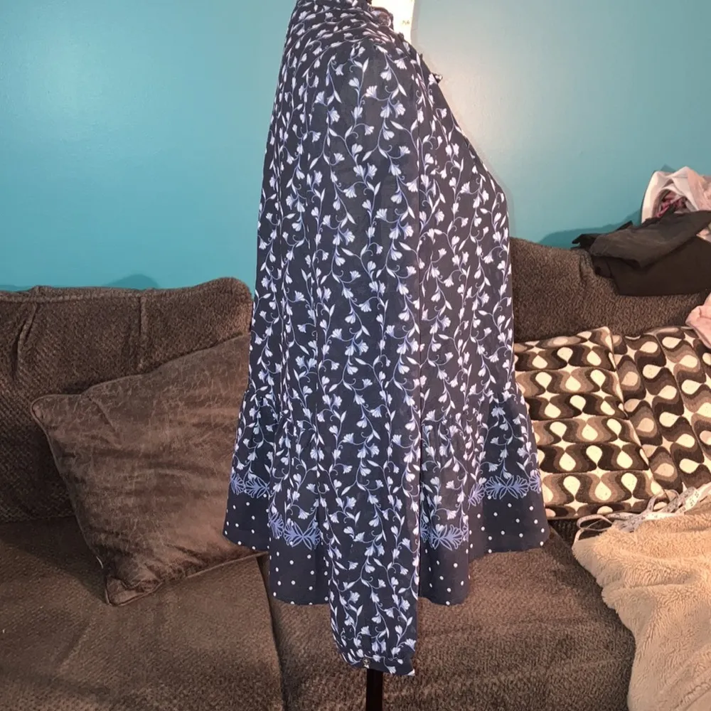 🎉4 for $20 Loft Peplum Top, Medium - Image 4