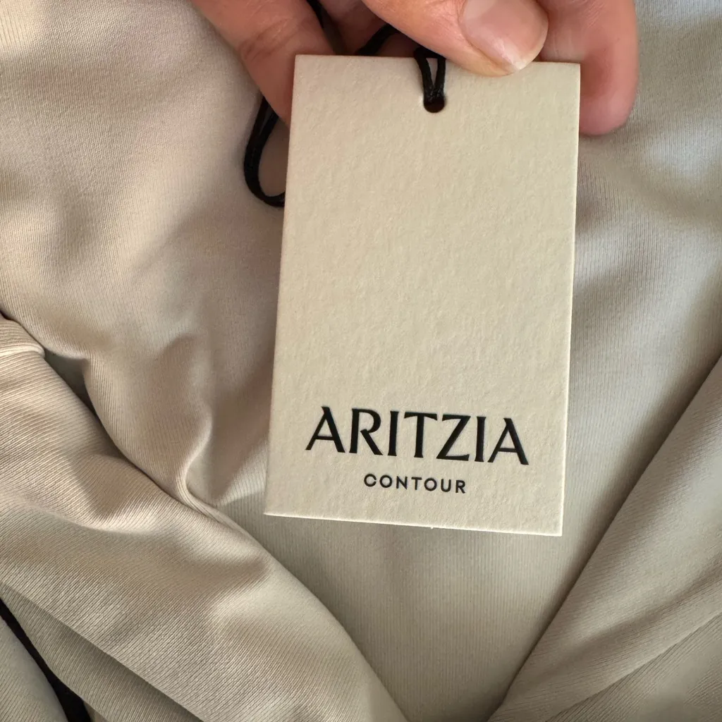 Aritzia Casual Original Contour Swoop Cami Tank Size Large NWT - Image 10