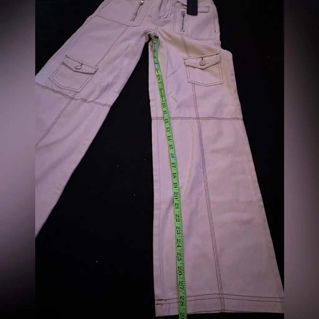 Forever 21 Stylish Beige Cargo Pants - Image 3