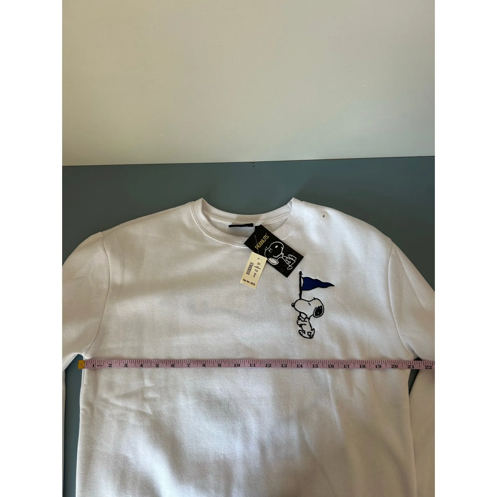 Peanuts Snoopy white crewneck sweatshirt womens S NWT - Image 6