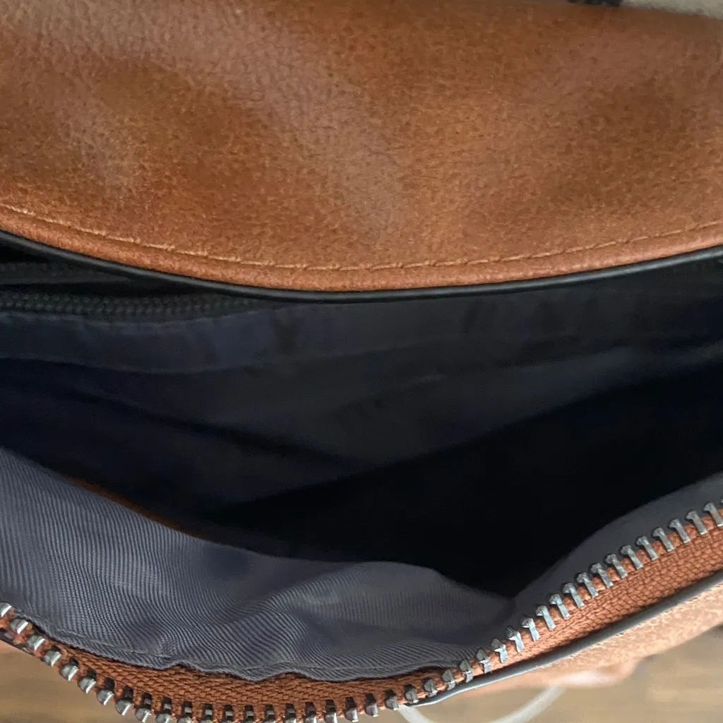 NWOT REALER Women’s Camel Brown Leather Hobo Handbag Shoulder Bag Tan - Image 4