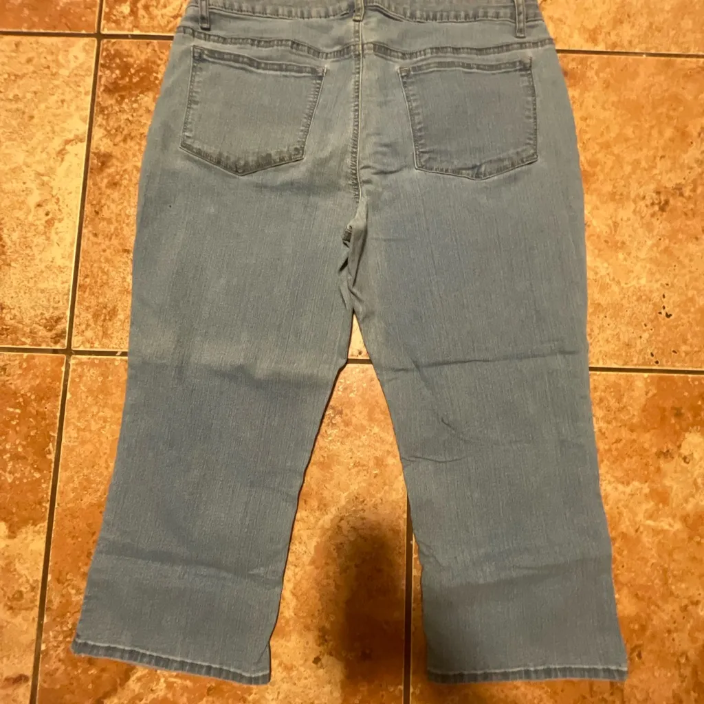 Lee Riders Midrise Capri Jeans:size 16M - Image 9