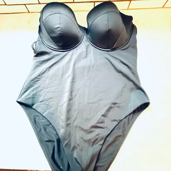 ASOS DESIGN Black Padded Underwire One Piece Swimsuit 14G/H Size 14 - Image 2