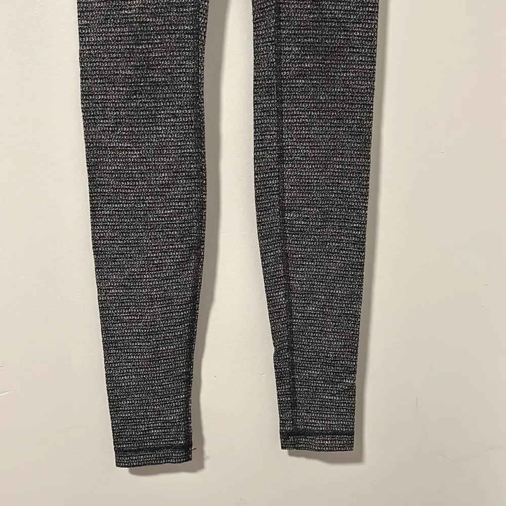 Lululemon Black Tweed Wunder Under Full Length Leggings - Size 2 - Image 2