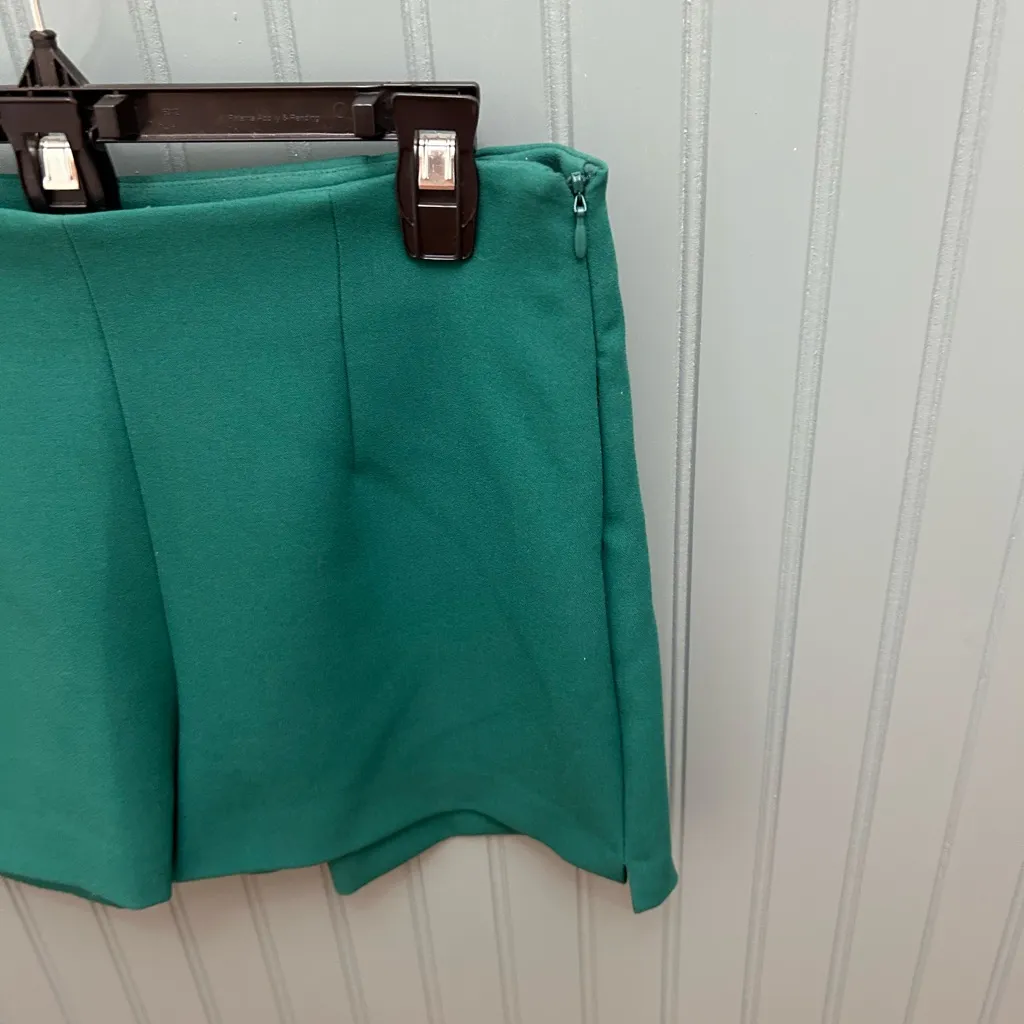 Zara‎ Emerald Green High Waisted Shorts medium - Image 5