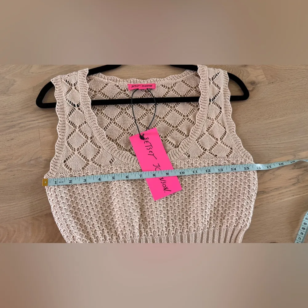 Betsey Johnson Alabaster crochet knit sleeveless dress tan size medium NWT - Image 8