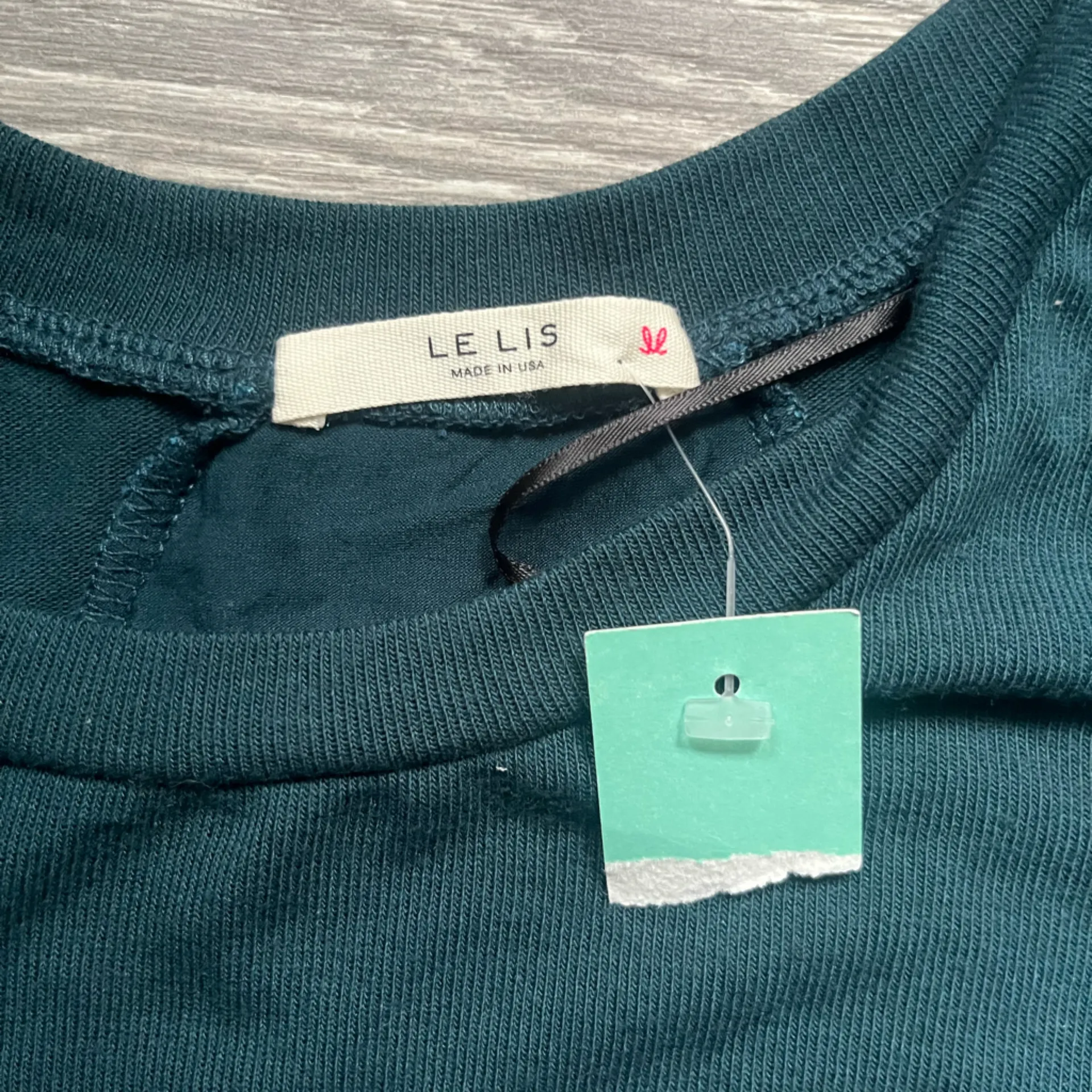 NEW Le Lis Stitch Fix Green Long Sleeve Crew Neck Lace Back Sweater Size M Fall - Image 3
