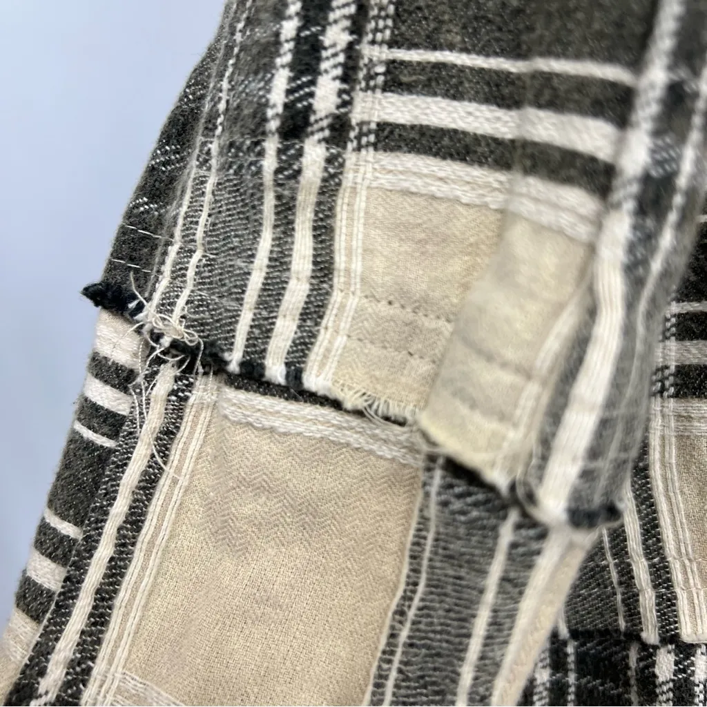 Oli and Hali Women’s Cream and Black Plaid Oversized Distressed Shacket medium - Image 9