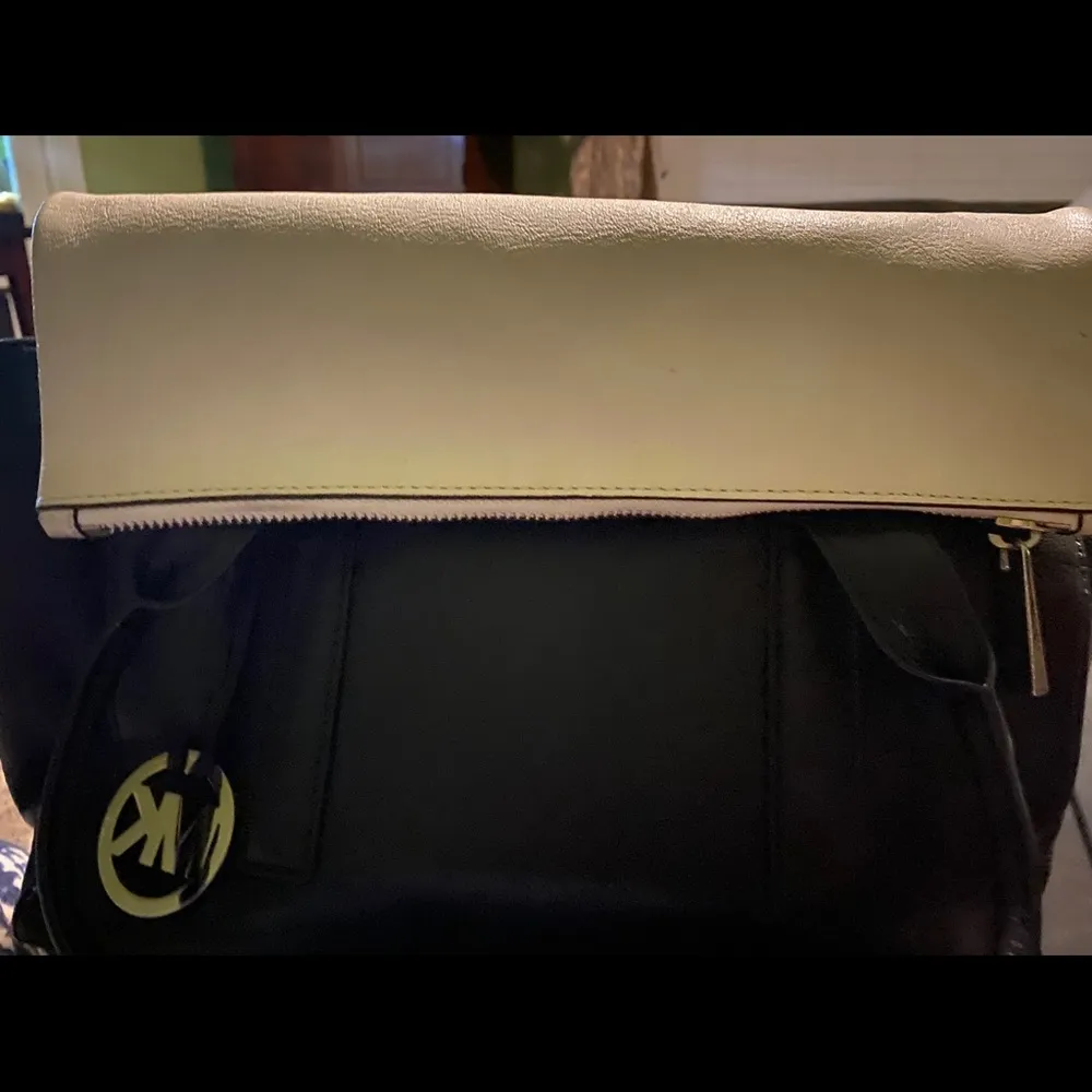Michael Kors large Satchel!! - Image 3